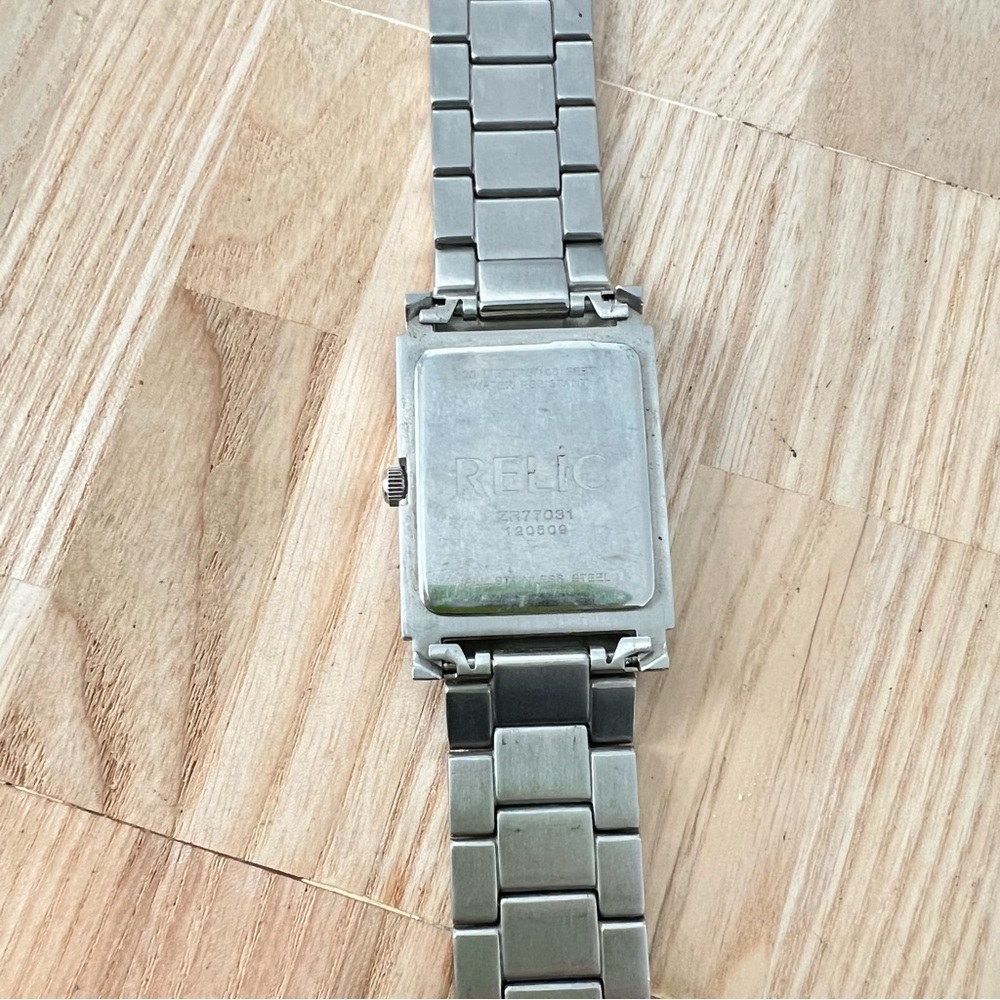 Relic Mens Rectangular Gray Dial Silver Tone Watc… - image 7